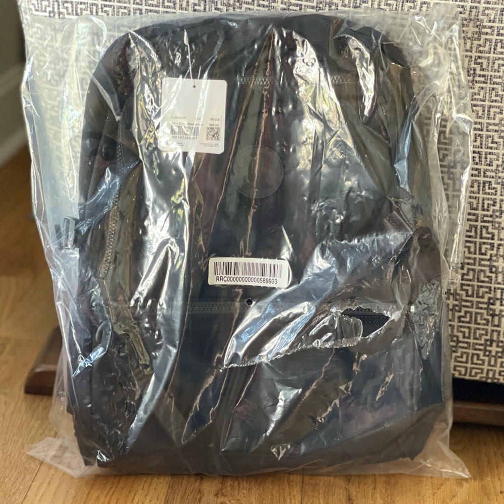 🦄Black Lululemon New Crew Backpack 22L🦄